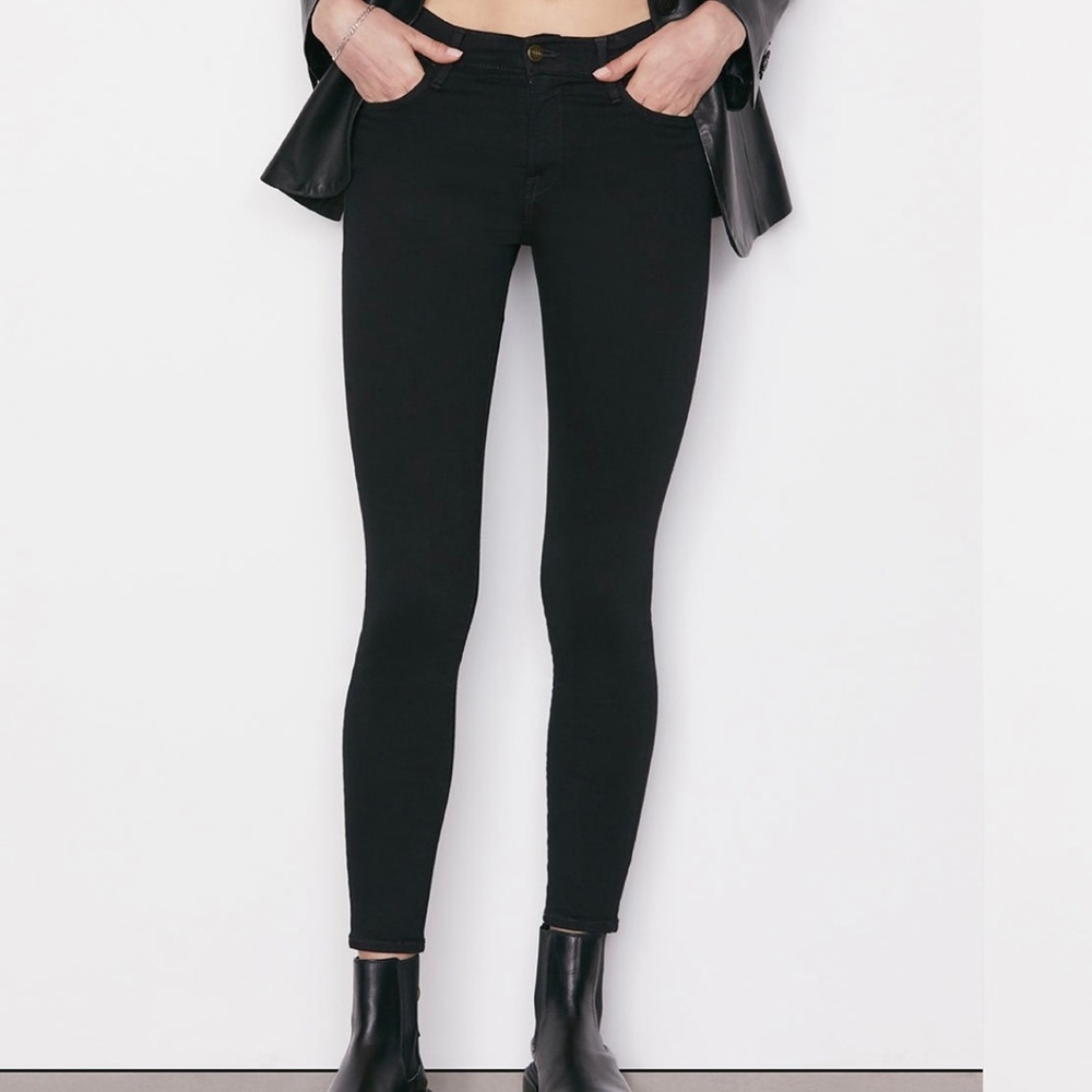 Frame Jeans Le High Skinny in size 30 in black